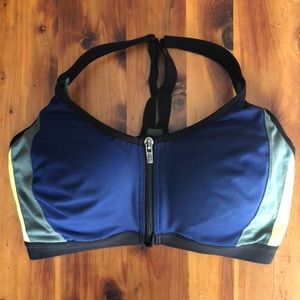 VS Knockout High Impact zip front sports bra
